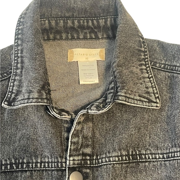 Altar'd State Washed Black Short-Sleeve Denim Overalls - Picture 7 of 8